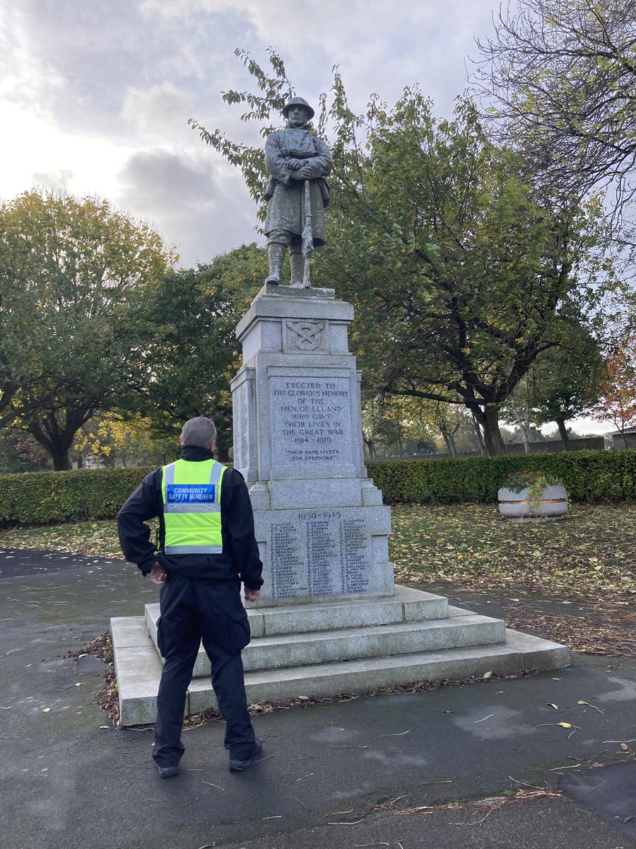 332Bev's tweet photo. Team 5
High visibility Patrols - covering all the well known ASB spots..!
Lots of people out enjoying Calderdale beautiful parks..!
No incidents 👍
@CMBC_CSRT
@332Bev
#calderdale
#greenercleaner
#asbpatrols https://t.co/ByTkM9sII8