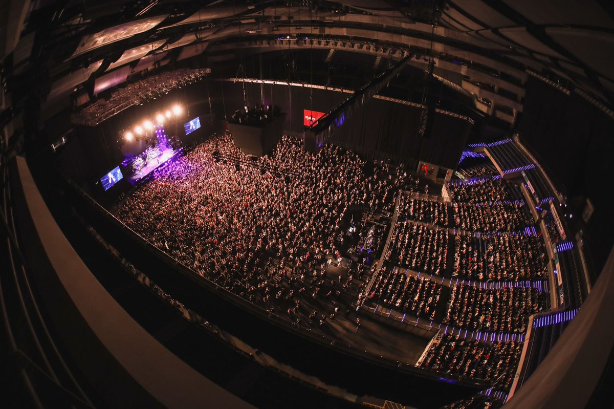 MovistarArenaEs's tweet photo. Qué mejor manera de celebrar su 20º aniversario en la música que hacerlo frente a cerca de 8.000 personas en el #WiZinkCenter 😏 @soyRayden 
📷 @OscarLfxStudio https://t.co/7uqK47kL3z