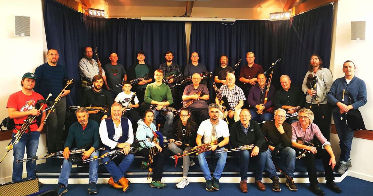 Had a great day yesterday playing/teaching at #InternationalUilleannPipesDay in the @collegeofpiping, Glasgow.
Thanks to @JarlathHendersn for organising 🎵🎶 same again next year!! 
@TheIrishVoiceUK @Napiobairi @SNHSmusicdrama