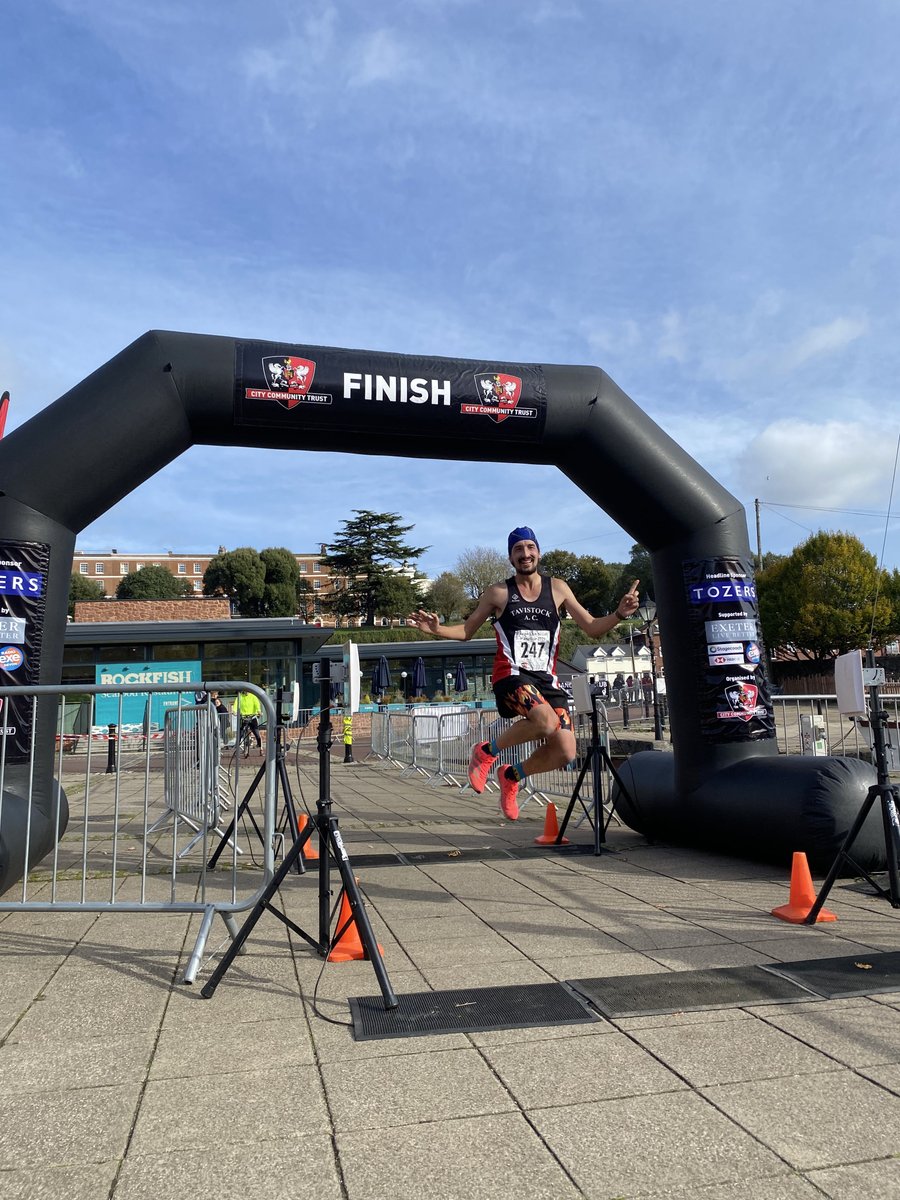 ExeterCCT's tweet photo. He finishes in style! 🤩

Our first male to finish the #ExeterMarathon 
Congratulations Adam, he finished with a time of 2:35:19. 🏃🏻‍♂️

#ELBMarathon https://t.co/KNAbASVF7J