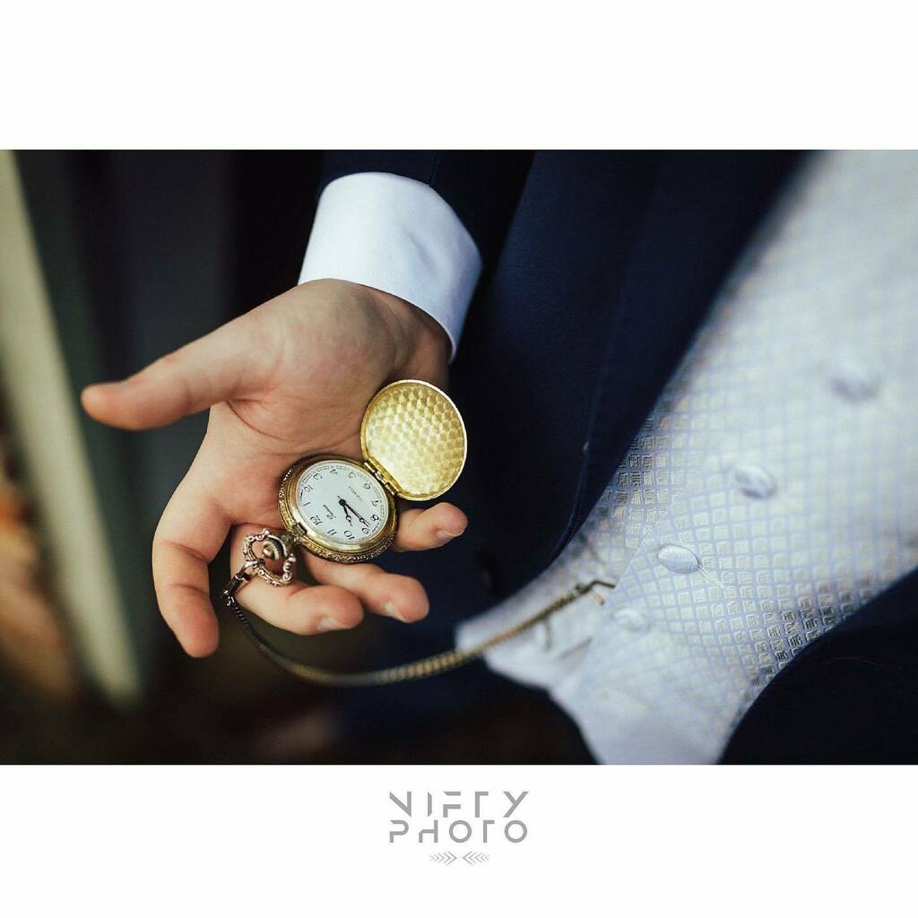 NiftyPhoto's tweet photo. The groom’s Grandad’s pocket watch. ⏱🤵🏻 https://t.co/Ck3FUZPcUB https://t.co/b4o5UVSGsP