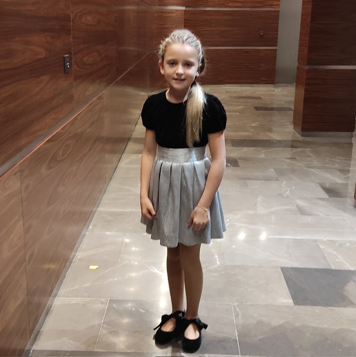 Tenim l'orgull de presentar-vos a nostra FMI de l'exercici 21-22, Xiqueta: 
AITANA NÚÑEZ VIDAL
⬇️⬇️⬇️
instagram.com/stories/falla_…

La il·lusió en la seua cara, és el millor senyal que les nostres Falles continuen bategant fort al cor dels nostres Infantils.

LL❤️Ve