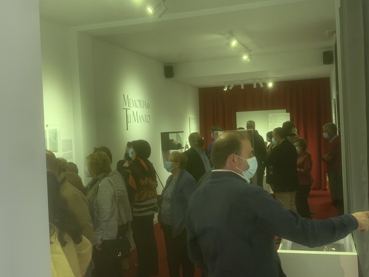 BasiAlcalde's tweet photo. Inauguración en la @CMMR_Casariche de la exposición que acoge la restauración del manto de la Virgen de los Dolores de @CautivoyDolores .
Mucha historia interesante de conocer. https://t.co/o3cqoYZQYZ