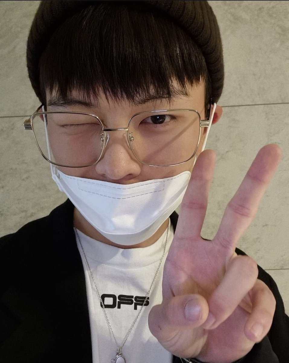 Purpleblossom07's tweet photo. น่ารักจัง💙💙💙
D-7 #WaitingForYook
#성재 #육성재 #비투비 #BTOB https://t.co/SvqJTpvnQN