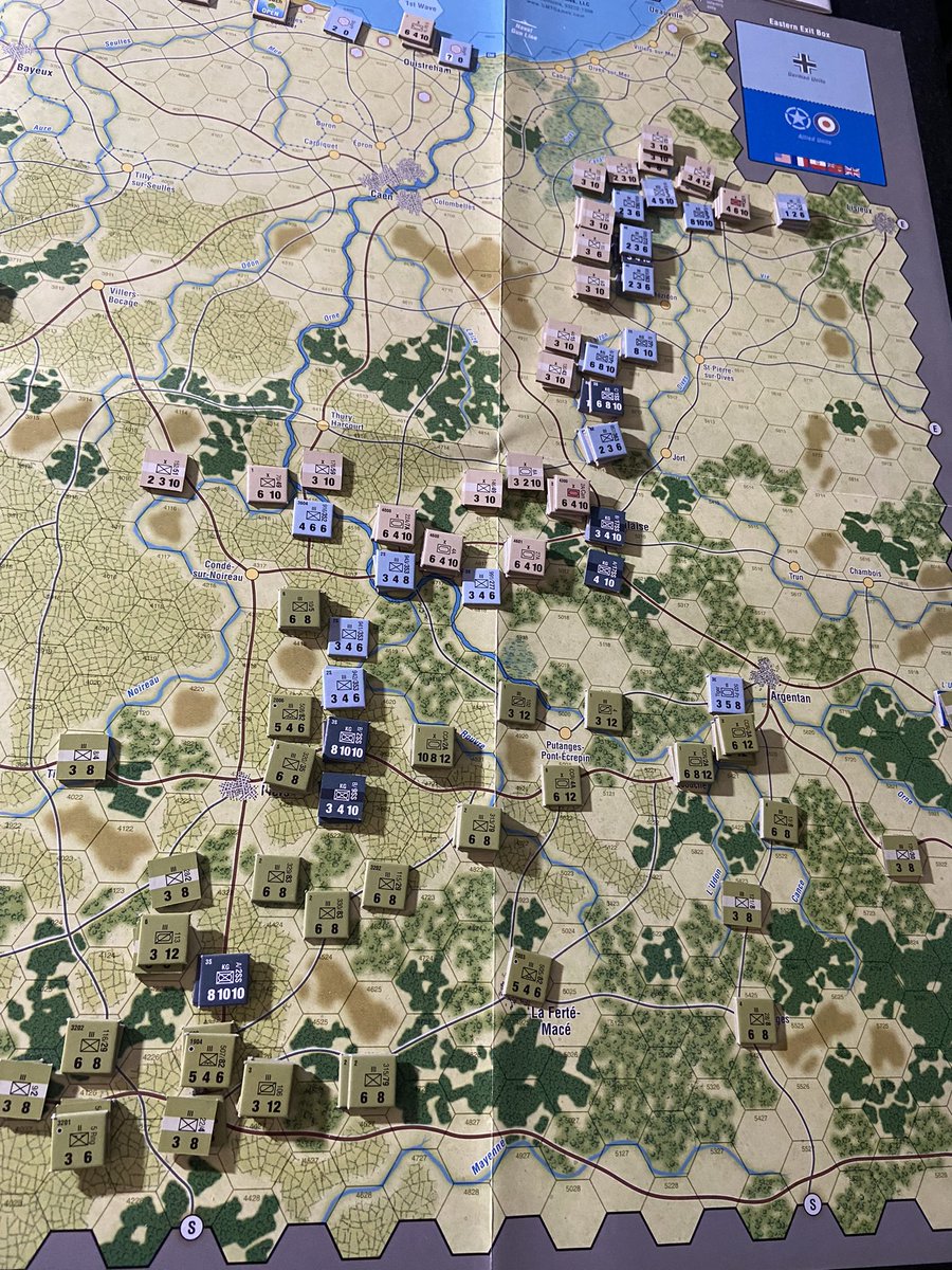 daviz73's tweet photo. Destrozado el frente sur, no hay esperanza para el alemán. Finales de Julio #TheDarkSummer.
Quien lleve el bando alemán va a sufrir porque tiene que balancear la pérdida de unidades, las retiradas y mantener los kampfgruppen para puntuar. Y todo ellos sin colapsar.
Difícil. https://t.co/PdTY2GPSvG