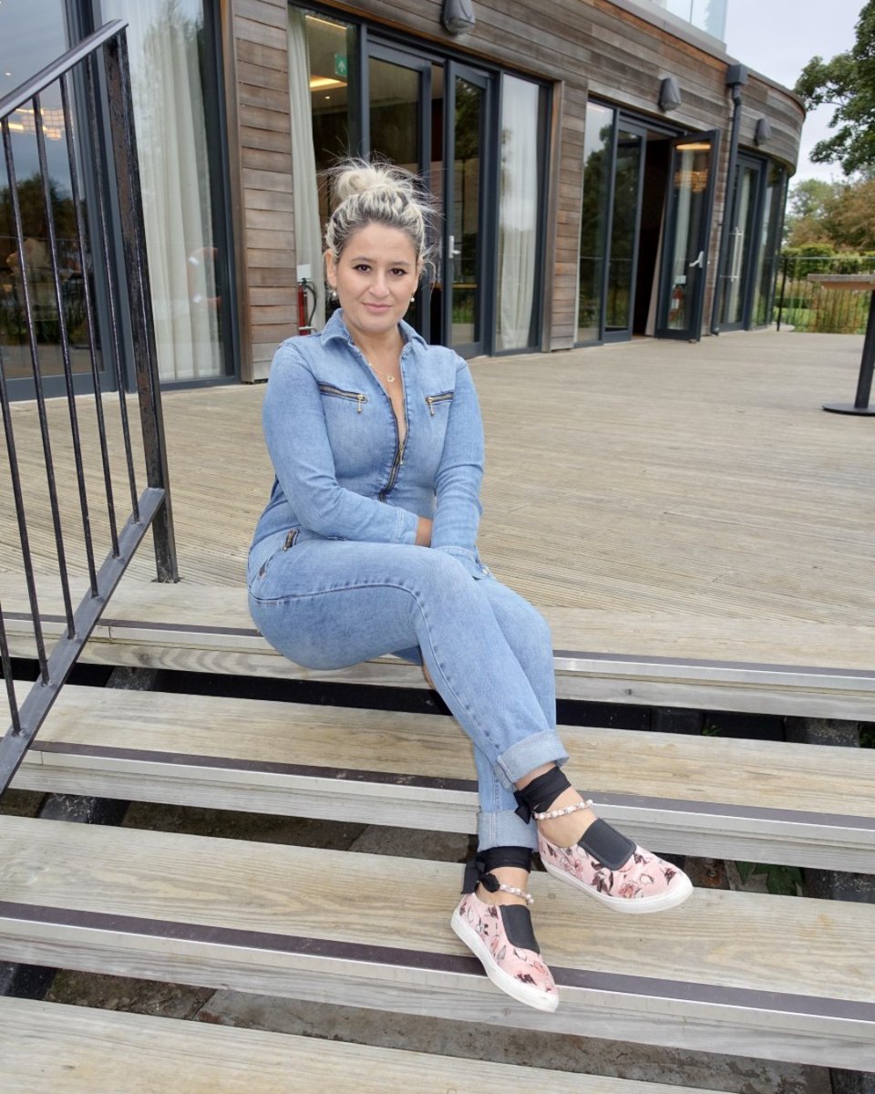 Shout out to Valentina, one of our brilliant #DonnaIdagirls, photographed at our Brilliant Breakfast last month wearing our Dolly #jumpsuit in Sunshiny Day. 
#donnaidadenim #donnaidacollection #donnaida #denimlover #denimaddicted #fashionofinstagram  #aw21 #ootd #londonstyle