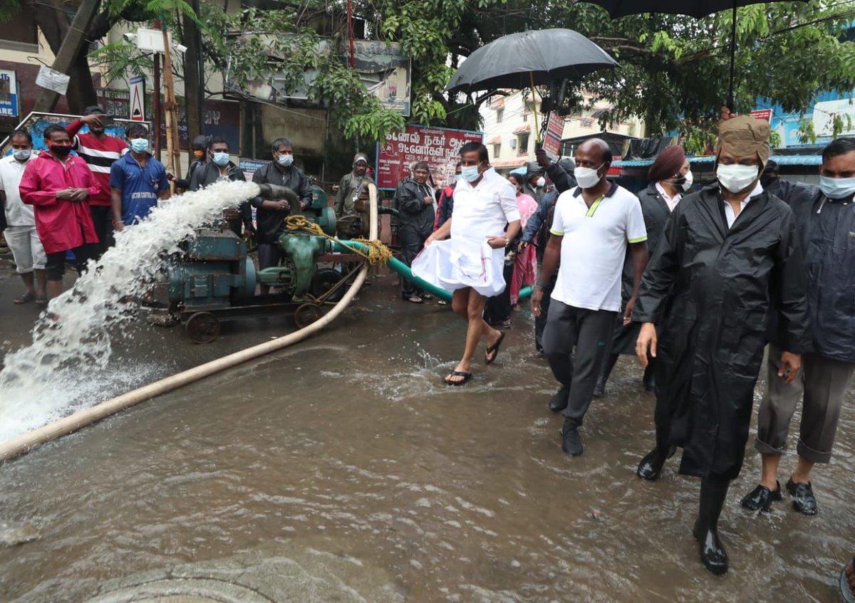 arivalayam's tweet photo. ‘மாண்புமிகு தமிழ்நாடு முதலமைச்சர் @mkstalin அவர்கள் சைதாப்பேட்டை, கோட்டூர்புரம் உள்ளிட்ட பகுதிகளில் மழைவெள்ள பாதிப்புகளை ஆய்வு செய்து, நிவாரண உதவிகள் வழங்கி வருகிறார்’

#DMK #CMMKStalin #NorthEastMonsoon https://t.co/SSUfzmmCe5