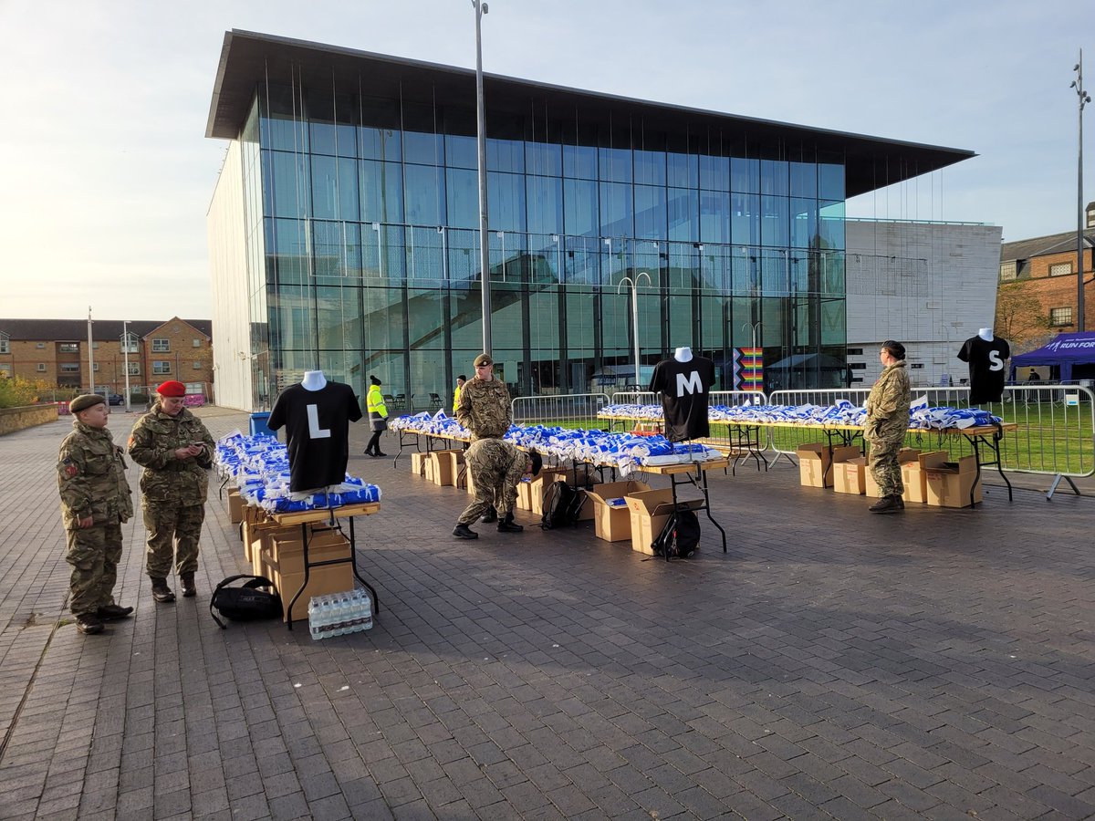 CacfMaj's tweet photo. B Company cadets &amp; adults assisting with Middlesbroughs 10k run this morning 👏🏃‍♀️🏃
@ClevelandCadets @SarahNorman2 @TracyJamieson12 
#middlesbrough10k https://t.co/Z5wnzJvZNM