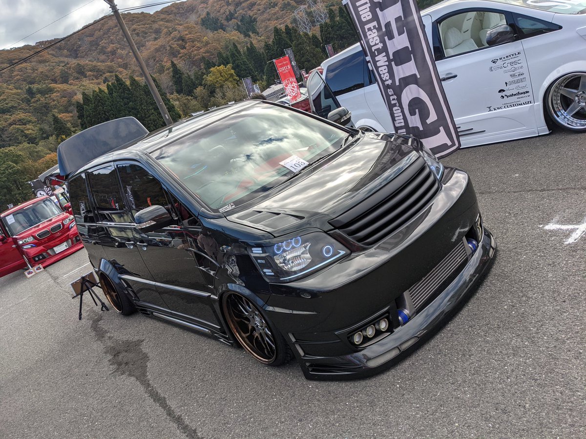 madspeed1975's tweet photo. CHAMPION KING OF WAGON
#DSUで会いましょう 
#dsu 
#toyota 
#60noah https://t.co/0wAf4xmvG8