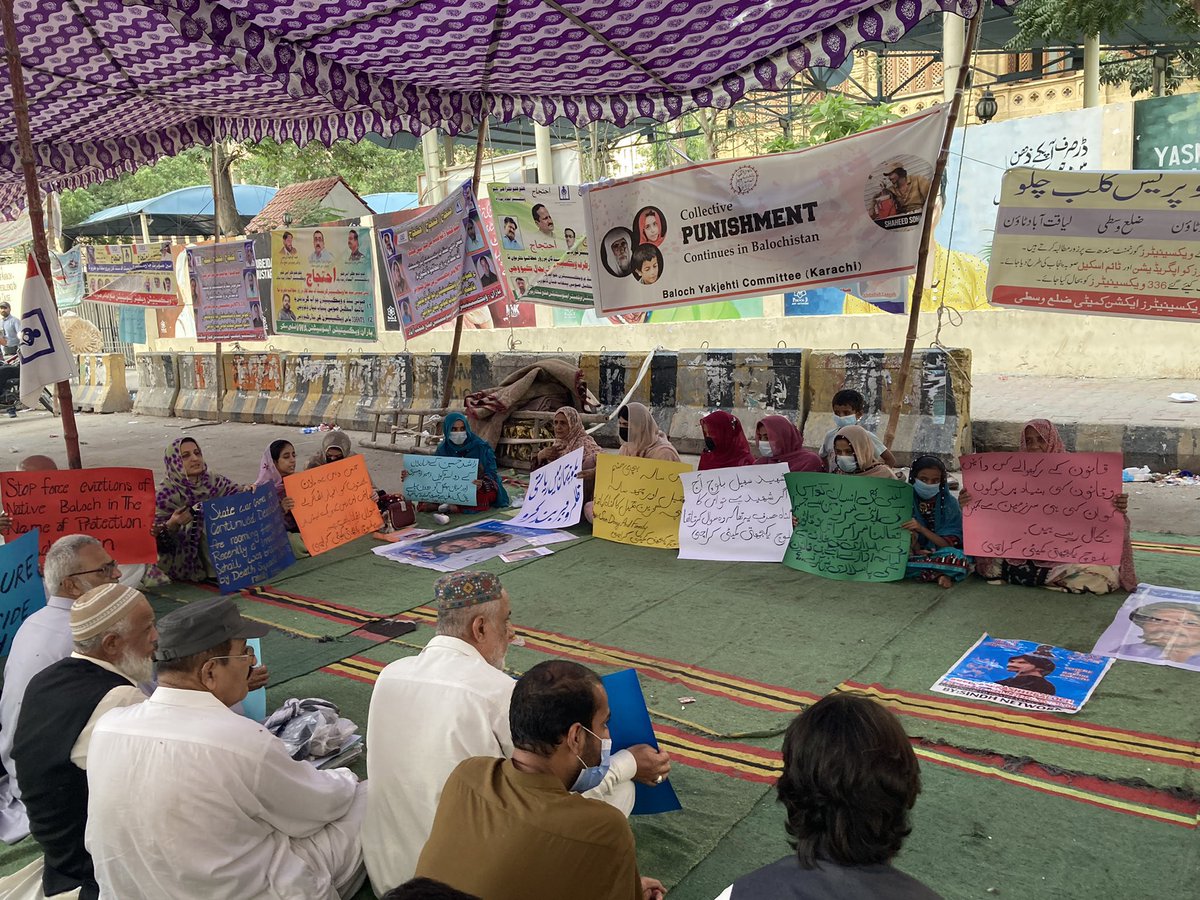 BYCKarachi's tweet photo. A symbolic hunger strike camp was set up in front of the Karachi press club, against daily basis atrocities, #EndEnforcedDisappearances, and extra-judicially killings in Balochistan.
Against abduction of Daray khan &amp; his minor grandchildren Sanam &amp; Gazin from Washuk. https://t.co/x3USgEEXme