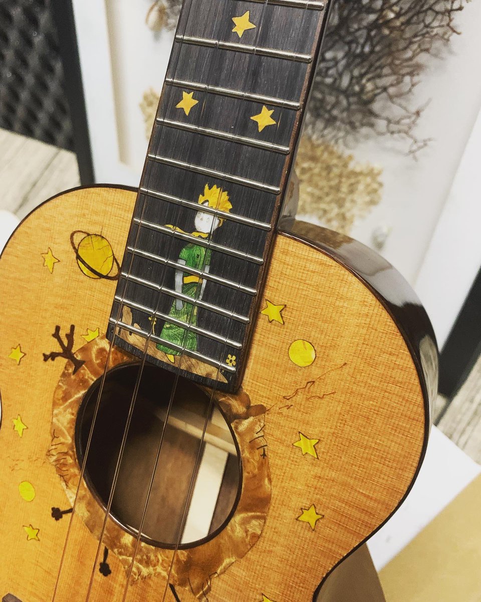 mrmaiukulele's tweet photo. The little prince ukulele concert/tenor #lepetitprince #ukulelecover #ukuleleonline #ukuleleshop #ukulelestore #Allsolidkoa #Mrmaiukulele #ukulele #ukuleletutorial #ukulelelessons #ukuleles #ukulelelove
#ukuleleplayer #ukulelelife #ukulelesongs #ukuleletime
#guitars #photography https://t.co/zjfI4D5h5w