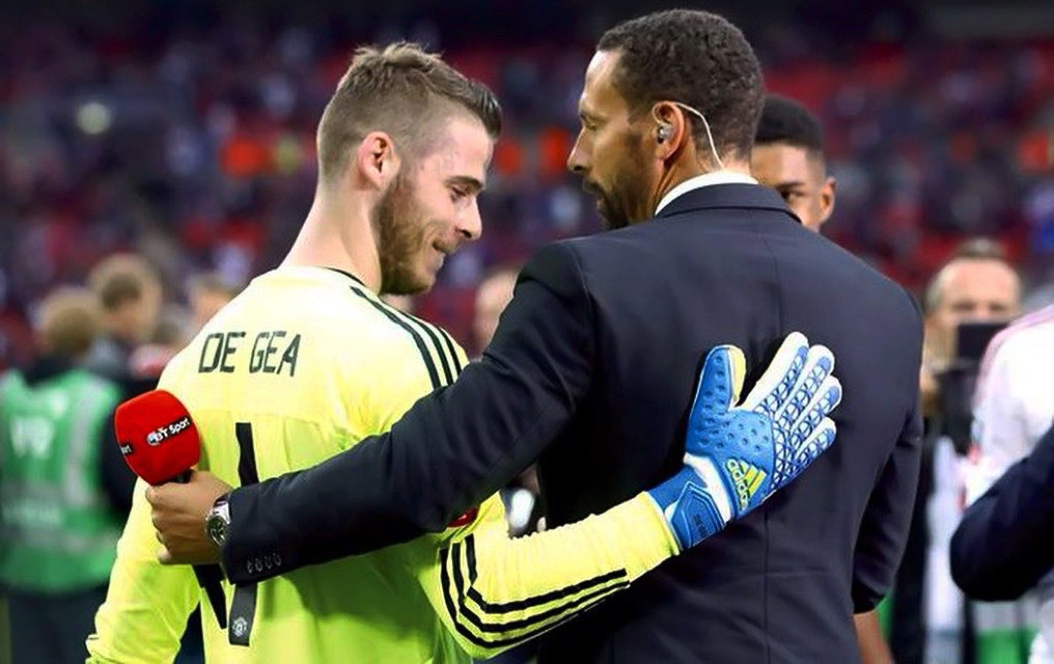 Happy birthday to David de Gea and Rio Ferdinand Have a great day reds ! 