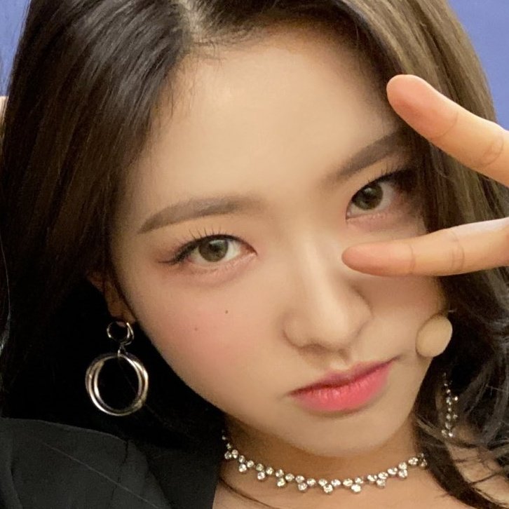 hyetonins's tweet photo. her puffy cheeks 🥺🥺 https://t.co/dC4oUMykDC
