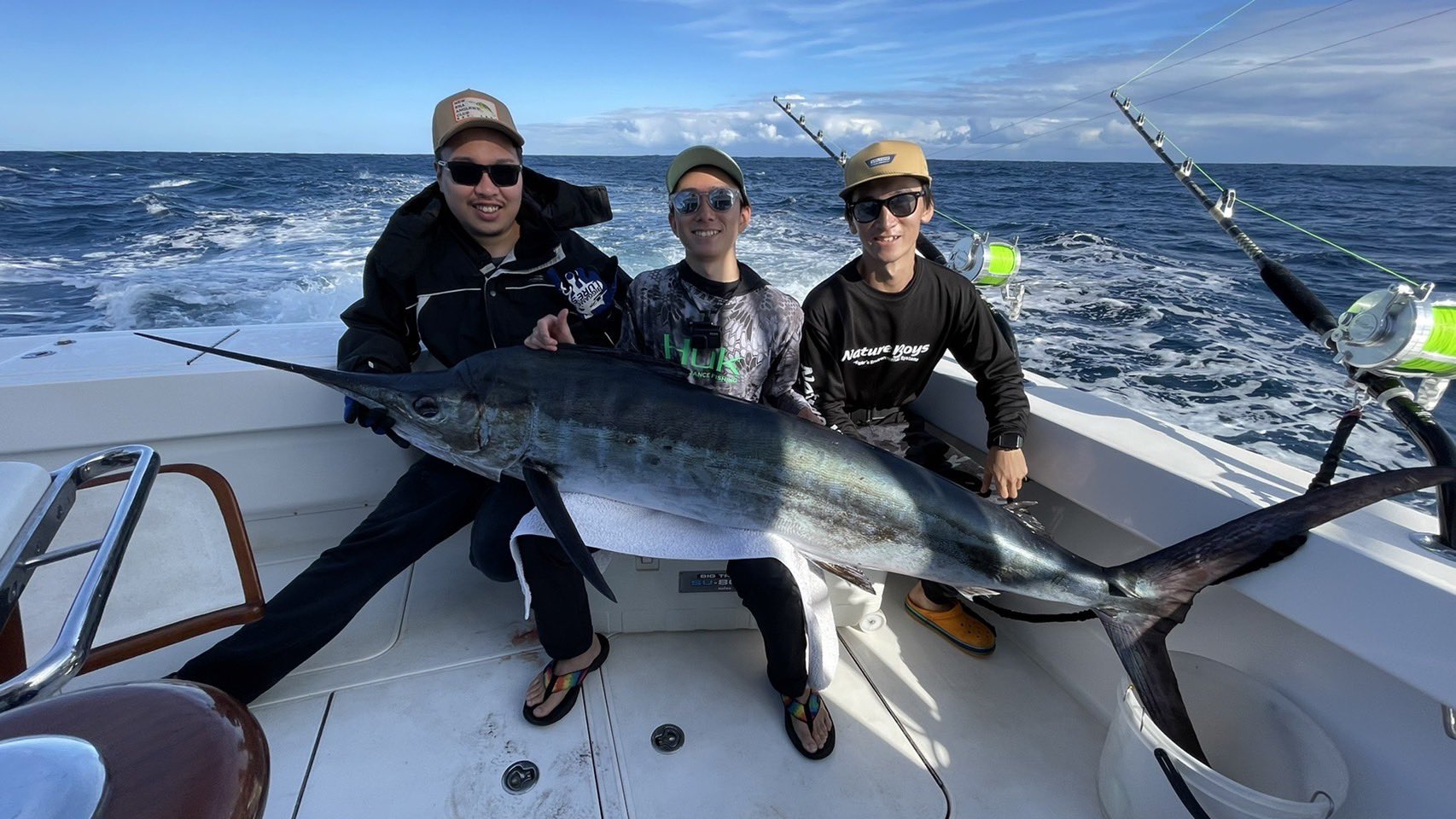 でーこ釣道 Lifes 本日かっちゃんが マカジキ 釣りましたー イガイ 釣り カジキ釣り 茨城県 大洗 トローリング ビッグゲームルアーズ 釣果 巨大魚 トップウォーター バス釣り 霞水系 チャンネル登録よろしくお願いします T Co