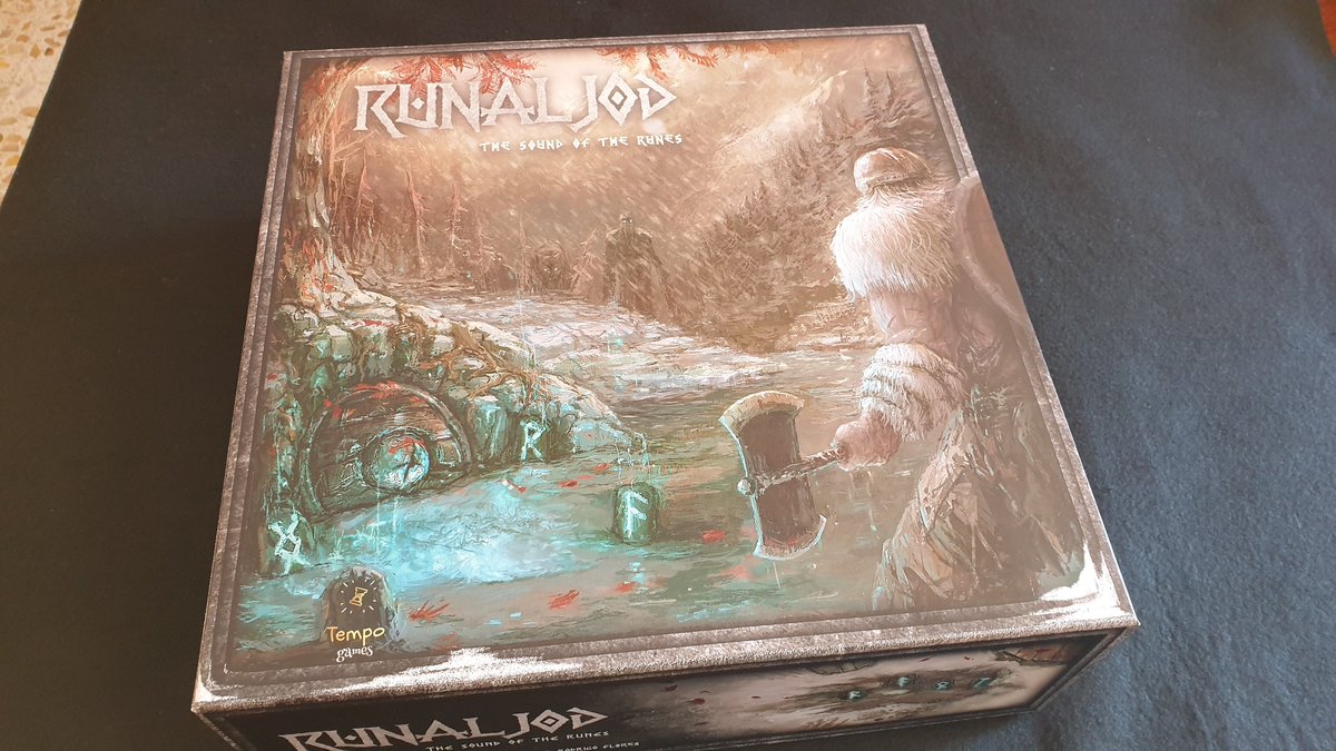 dweller_13's tweet photo. Tanto nos ha gustado #RunalJod que literalmente me lo he llevado a casa, incluido la expansión. Por no decir que el diseñador nos ha montado una partida de introducción y me ha dedicado mi copia.Con ganas de volver otro año como dios manda,bravo por @jugonesmdr y @Tempogame_s https://t.co/TB45kjDQrB