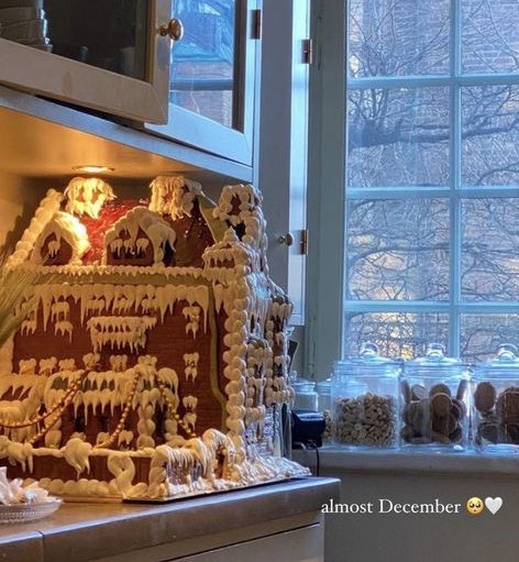 kaitlynscafe's tweet photo. tis’ the gingerbread season🎄🍪 https://t.co/YroD0cf8BA