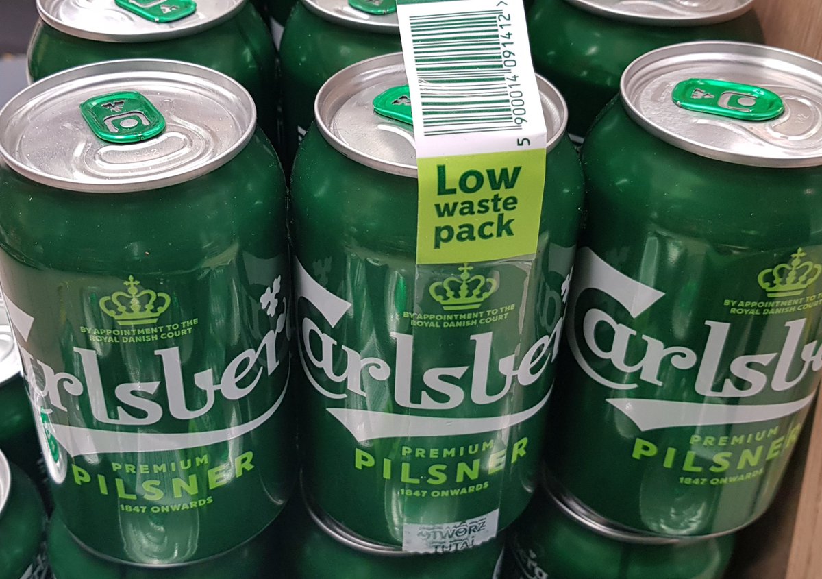 Jacek_Wodzislaw's tweet image. Pierwszy raz widzę w @ZabkaPolska sześciopak puszek @carlsberg połączonych z wykorzystaniem technologii Snap Pack opracowanej przez #CANPACK 
Sklejenie puszek umożliwia ograniczenie stosowania plastiku o 76% względem tradycyjnego owinięcia foliowego. Brawo @CarlsbergGroup 🍺🍻