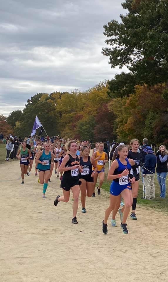 zmanruns's tweet photo. Proud coach watching this hard working student-athlete in the North Carolina 4A XC Champ race. 55th / 172 in 19:38 on a tough course. #XC #NewHanoverHS https://t.co/K1gzkDTuD1