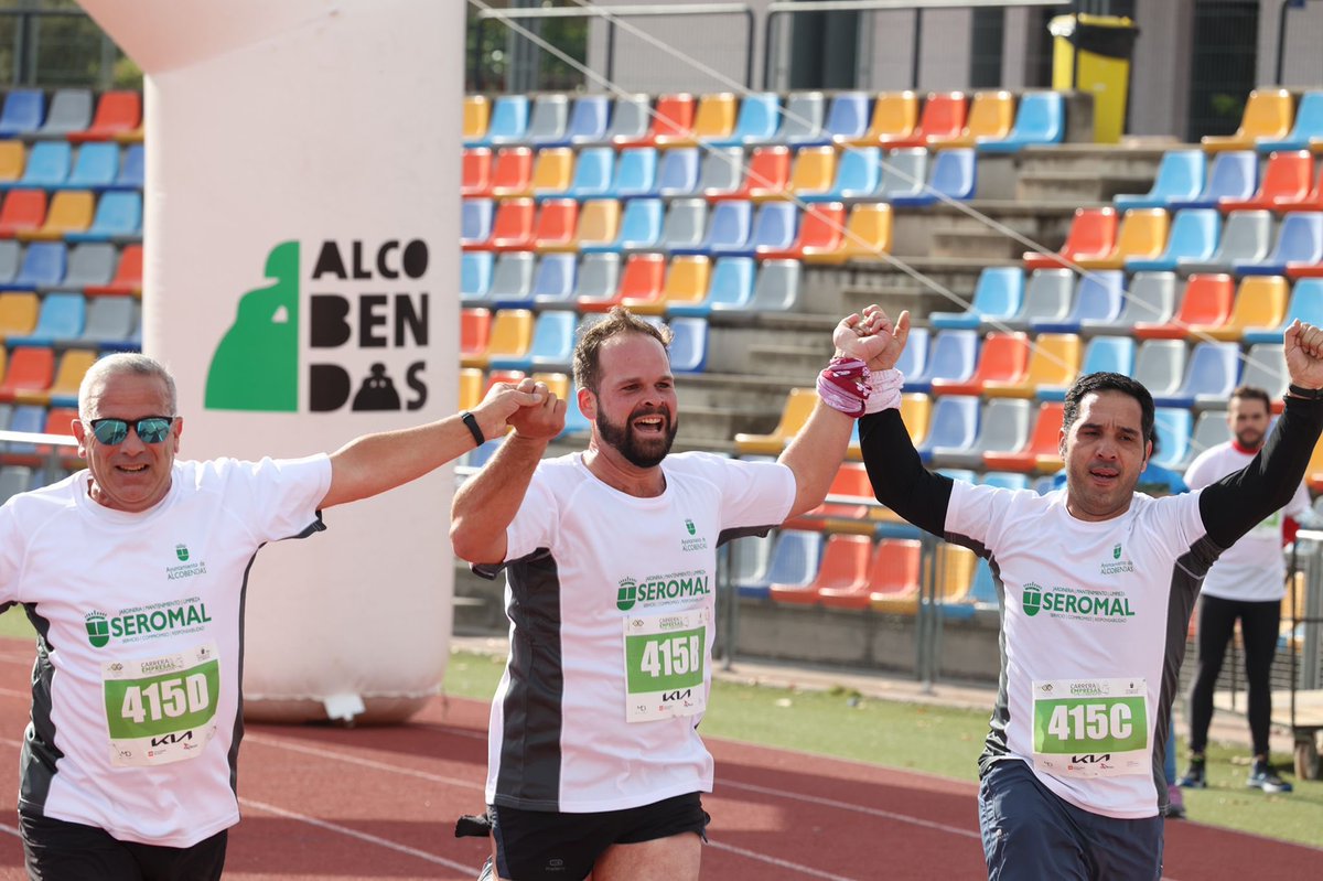 Alcobendas_ayto's tweet photo. .@Fundalcobendas nuevo éxito de organización de la III edición de la #carreradelasempresasAlcobendas 👏
🏃‍♀️Una jornada de hábitos saludables, espíritu de equipo y networking en el polideportivo municipal José Caballero #Alcobendas. Gran trabajo @TriEcosport 💪
#AlcobendasEsDeporte https://t.co/AdUDGgoMVk