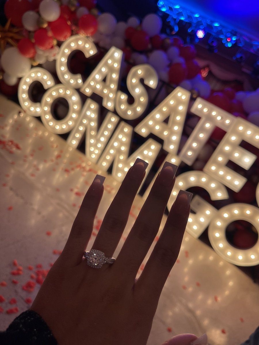 nayelly_nails's tweet photo. I’m a fiancé!!!! 😭😭❤️ So thankful for everyone!! https://t.co/KX3b3f6gFM