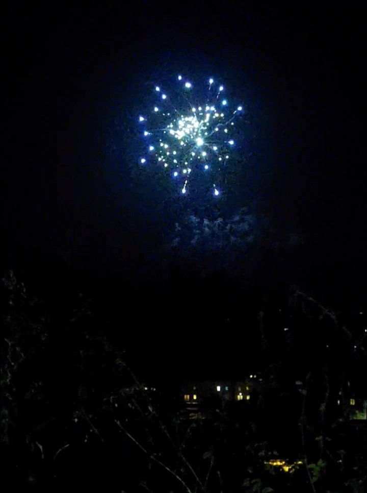 SmithNelvis's tweet photo. @LarkhallAFC 
Fireworks from Larkhall football club. 2021. Awesome display. https://t.co/G12TFcAjQW