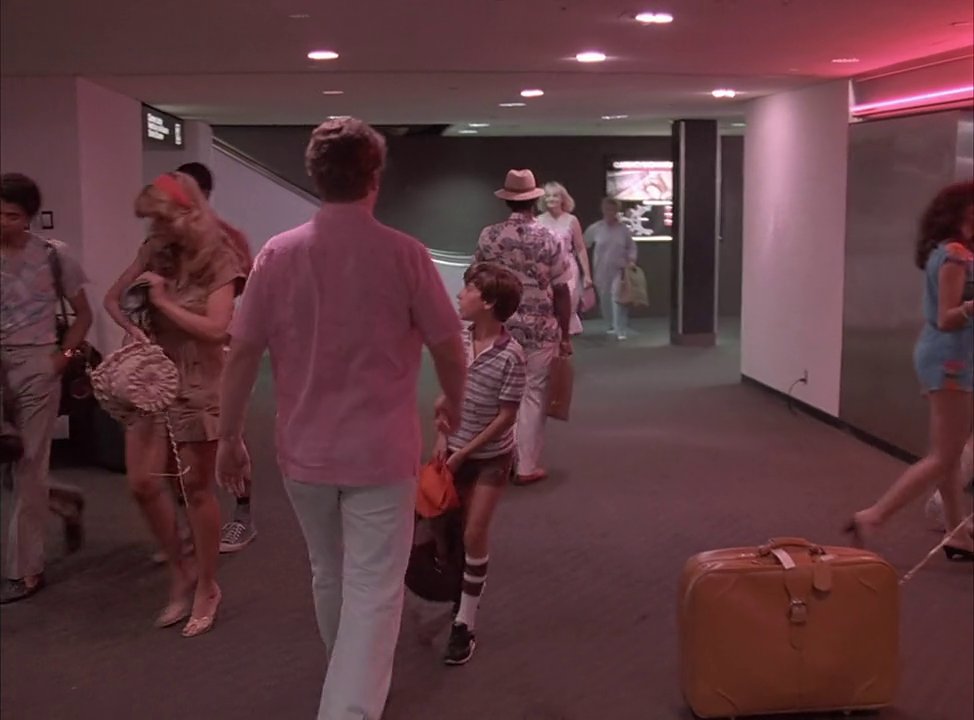 MTVC0PS's tweet photo. society if mia airport was still this pink https://t.co/XEWu05lPYv