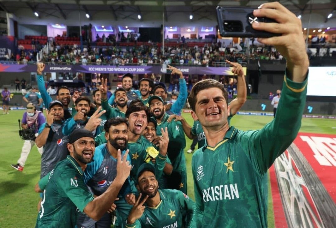 Oliveandtulip's tweet photo. The One and Only Unbeatable Team in This Whole T20 World Cup Tournament!
PAKISTAN FOR YOU 👑❤️
#Cricket #BabarAzam #ICCT20WorldCup2021 #PAKvSCO
#scovspak #T20WorldCup21 #t20worldcup2021 https://t.co/u1rBR9EJSA