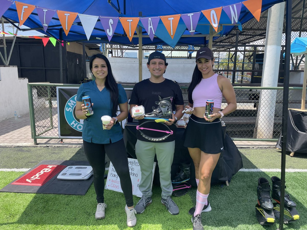 PrimitiveEc's tweet photo. Entrega de pedidos en #SantaElena @BANGenergy #Ecuador 
Feria de emprendedores de estilo de vida saludable. 
#FuelYourDestiny https://t.co/66BzrFpCWN