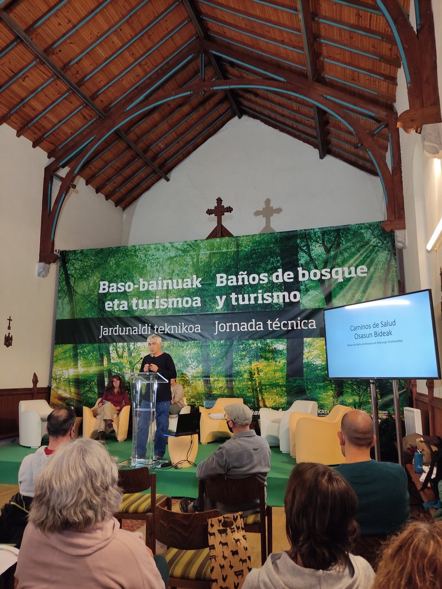 Ekobideak's tweet photo. ☺️Y tuvimos la ocasión de conocer nuevos proyectos de la mano de #basoalde, exponer nuestra experiencia con los baños de bosque @Barcava83 y participar en una mesa redonda genial🏞️
🤗Una experiencia muy óptima dando a descubrir los Baños de Bosque en relación con el turismo https://t.co/3bJNZsm79K