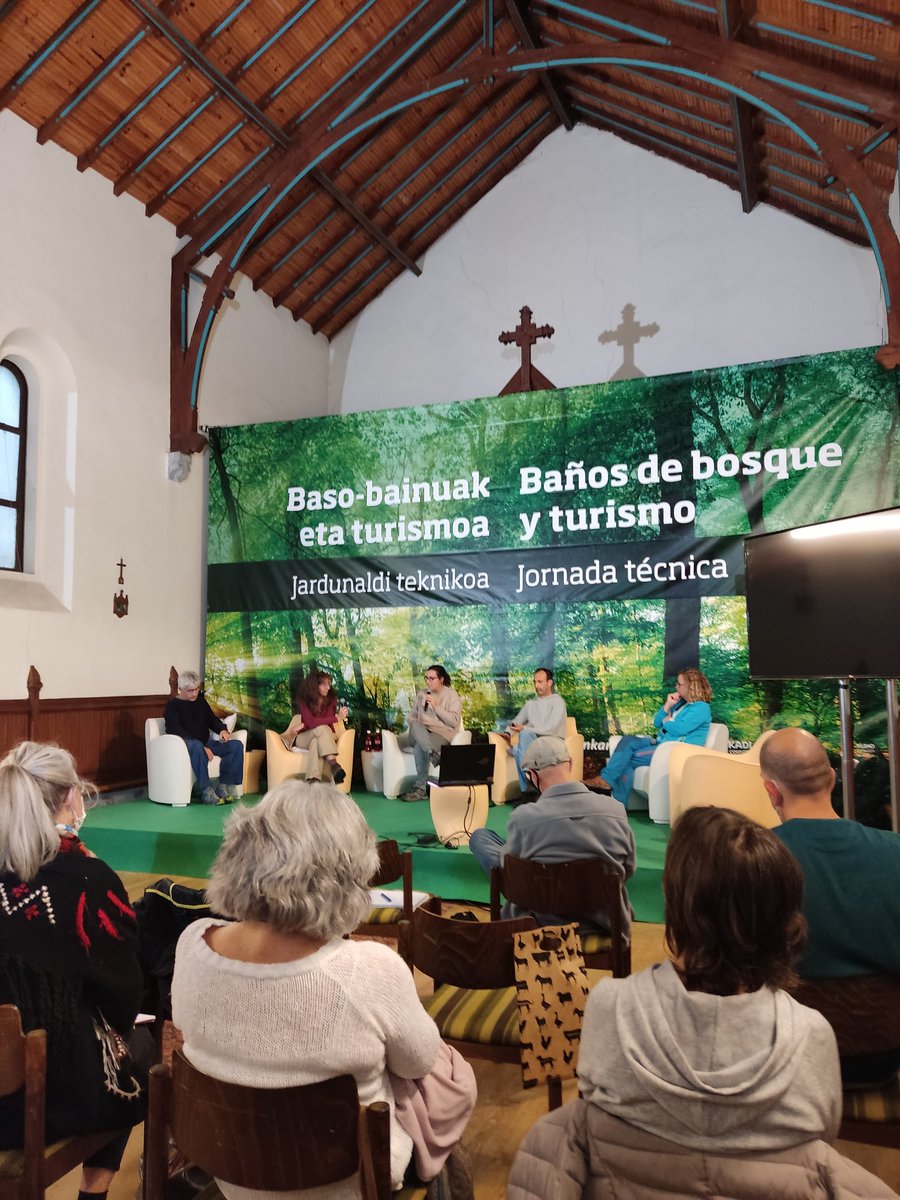 Ekobideak's tweet photo. ☺️Y tuvimos la ocasión de conocer nuevos proyectos de la mano de #basoalde, exponer nuestra experiencia con los baños de bosque @Barcava83 y participar en una mesa redonda genial🏞️
🤗Una experiencia muy óptima dando a descubrir los Baños de Bosque en relación con el turismo https://t.co/3bJNZsm79K