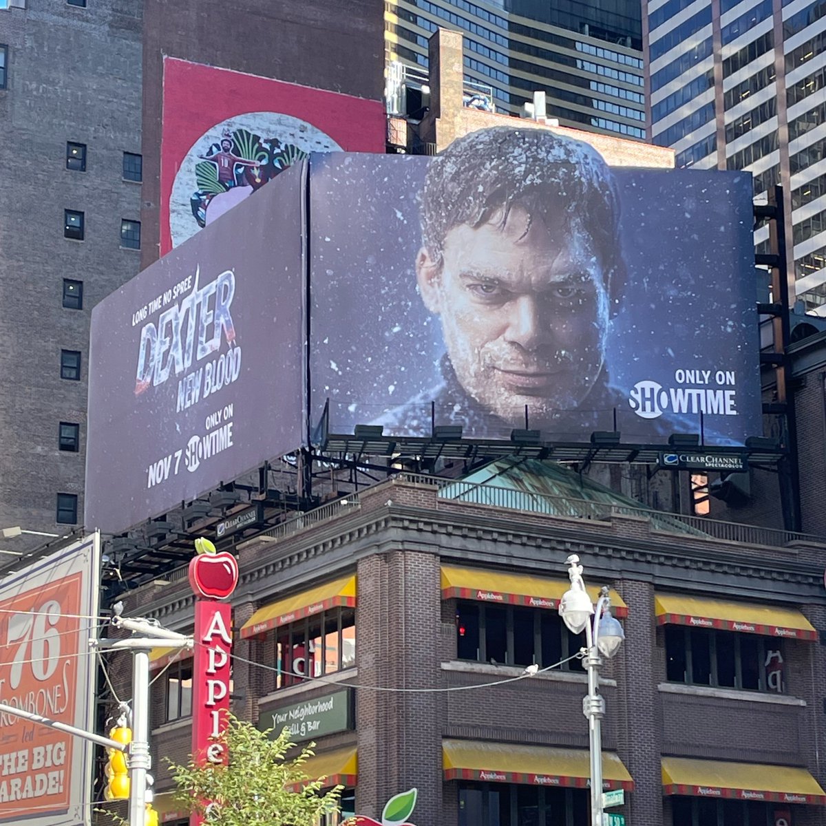 MarcMuszynski's tweet image. Dexter: New Blood premieres tonight on @Showtime! Thank you so much to Clyde &amp;amp; @jscottamy for leading such an incredible team of writers, and for letting @alexryanfrank and me be part of it. Can’t wait to see how you brought it to life. Photo: @tyfreer #Dexter #DexterNewBlood