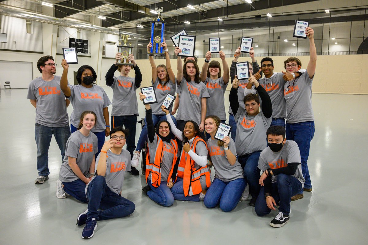 DHSrobotEx's tweet image. So incredibly proud of our team for our performance at the 2021 Montgomery BEST competition this year 🧡❤️