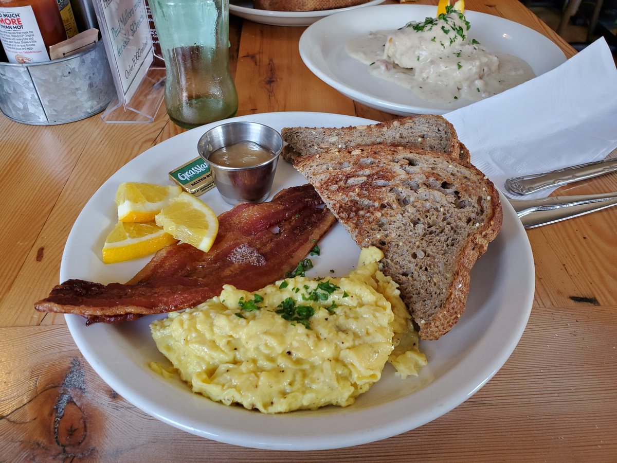 #winning RT <a href="/d_mcintire/">Dave McIntire</a>: <a href="/happygillis/">Happy Gillis</a> for breakfast with <a href="/magmc5/">Maggie McIntire</a>. Stood in line for 20 minutes to order. So worth it!