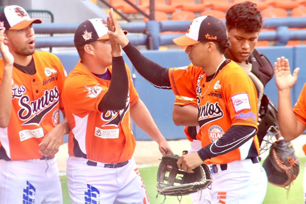 FusabLS's tweet photo. Gracias a nuestro equipo Santeño por la GRAN temporada que nos regalaron.
Vienen mejores tiempos para nuestra provincia con este grupo de peloteros y cuerpo técnico.
@trompo79 @BeliCastillo @avidelvg @carlospenna1212 @BeliCastillo @Papitodiaz14 @aicordoba
#ArribaLosSantos #FUSAB https://t.co/kdQ64RM5Lh