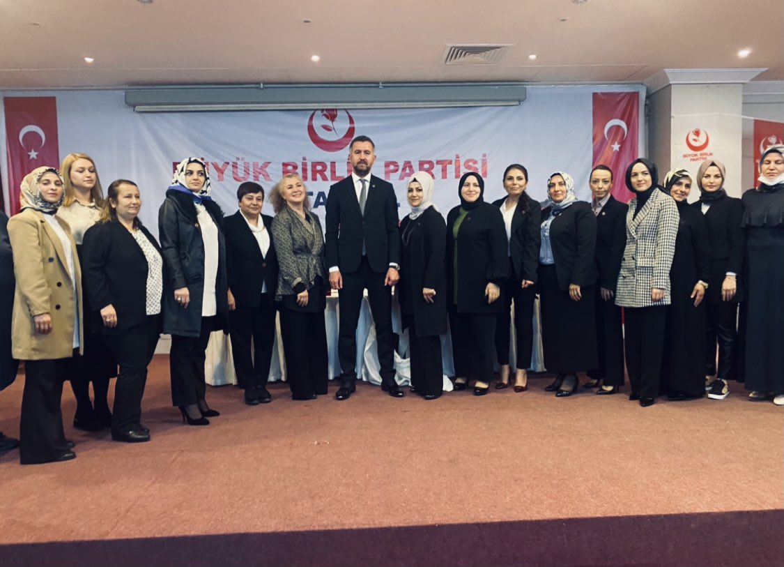 Genişletilmiş İstanbul il istişare toplantımızı gerçekleştirdik. 

2023 hedeflerimizi gerçekleştirmek ve milletimizi temiz siyasetle buluşturmak için söz verdik, durmadan çalışmaya devam edeceğiz.

Bizi izlemeye devam edin.👏👏👏