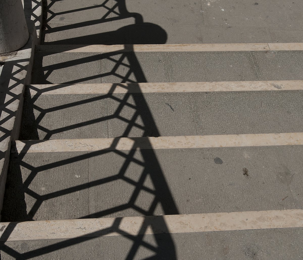 TweetsCoffman's tweet photo. In Venice, nothing is too unimportant to be made beautiful. These stairs lead to/from one of the hundreds of bridges across canals. The high-wear edges, rather than being protected with a steel grate or vinyl cover, are made of marble.
#BeautifulInfrastructure https://t.co/PZRcx2mWQZ