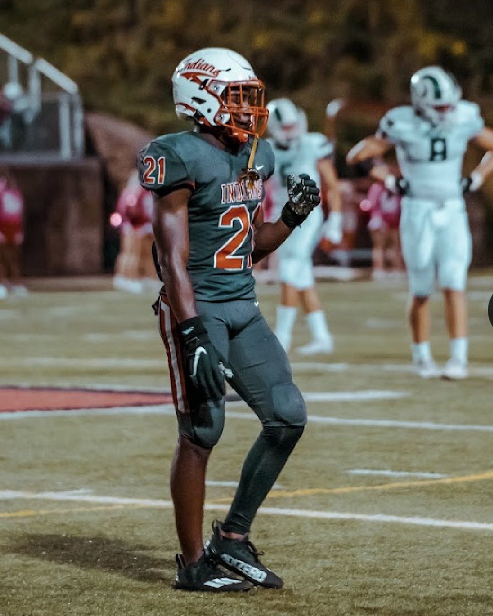 chase_foskey's tweet photo. Just out here looking for opportunities 
Senior year tape
600 all purpose yards 10 games 6 tds on 38 touches 23 tackles and 2 INT’s
Check out this highlight! https://t.co/3qOmkVpW6Y https://t.co/f6fQfZzSww