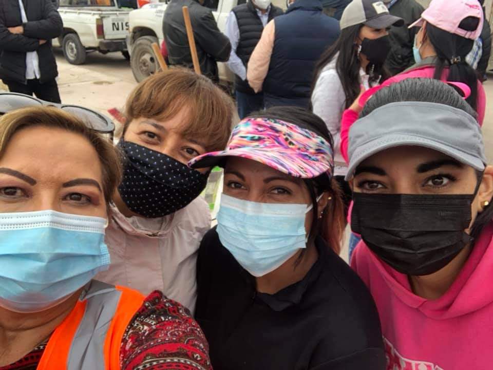 ¡Hoy toca, domingo de Pilas!
Faldeo de árboles 🌳🌷
Deshierbe 🌿🌾
Pintura de guarniciones 👩‍🎨
Pintura en juegos 🎨🎠
Reforestación 🌻🌲
Limpieza general en áreas verdes 🧹🍂🍃
Retiro de escombro 📦🗑
¡Gracias a todas y todos los que se sumaron! 
#LaCapitalDelSí