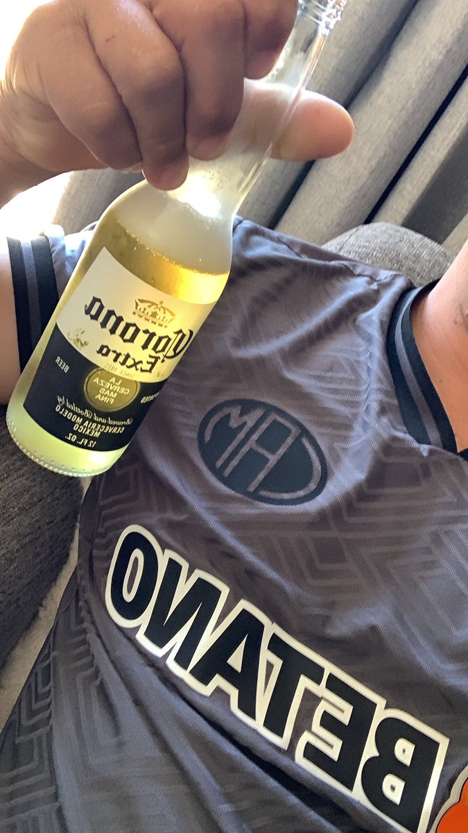 Almeida2681's tweet photo. Ehhhh #Galoo faz essa massa feliz hj e sempre faz.. “LOVE YOU SO MUCH” @Atletico https://t.co/nWtAw6PtDk