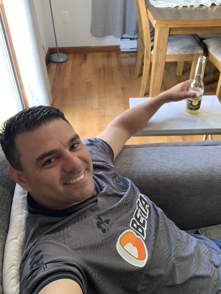 Almeida2681's tweet photo. Ehhhh #Galoo faz essa massa feliz hj e sempre faz.. “LOVE YOU SO MUCH” @Atletico https://t.co/nWtAw6PtDk