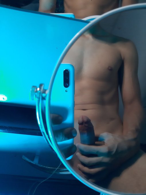1 pic. Con ganas de follar????.

@DickCuck2 @GayNightLifeXXX @Gayshot11 @HotGallery18 @Lenhab1 @SexPornGay