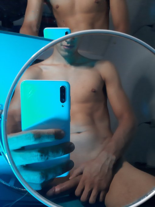 3 pic. Con ganas de follar????.

@DickCuck2 @GayNightLifeXXX @Gayshot11 @HotGallery18 @Lenhab1 @SexPornGay