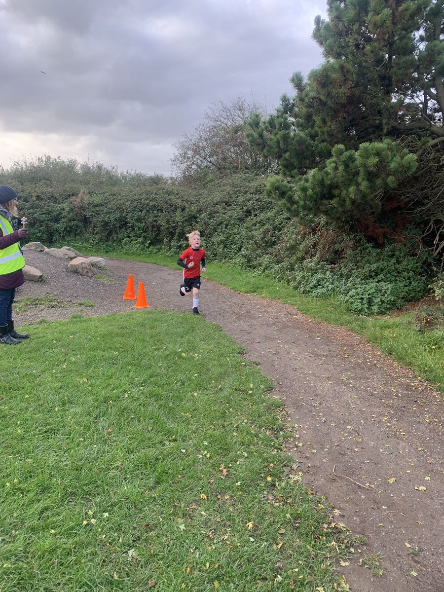DanielEnumber10's tweet photo. My first cross country run outside of school. 2K in 10m28s 💪🏃‍♂️👊 Proud of my younger brother in his first ever attempt, he did it in a fantastic 14m09s. Getting practicing for @irbyprischool cross country runs starting again in march https://t.co/L1VFvsCVFV