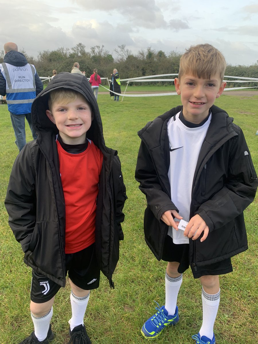 DanielEnumber10's tweet photo. My first cross country run outside of school. 2K in 10m28s 💪🏃‍♂️👊 Proud of my younger brother in his first ever attempt, he did it in a fantastic 14m09s. Getting practicing for @irbyprischool cross country runs starting again in march https://t.co/L1VFvsCVFV