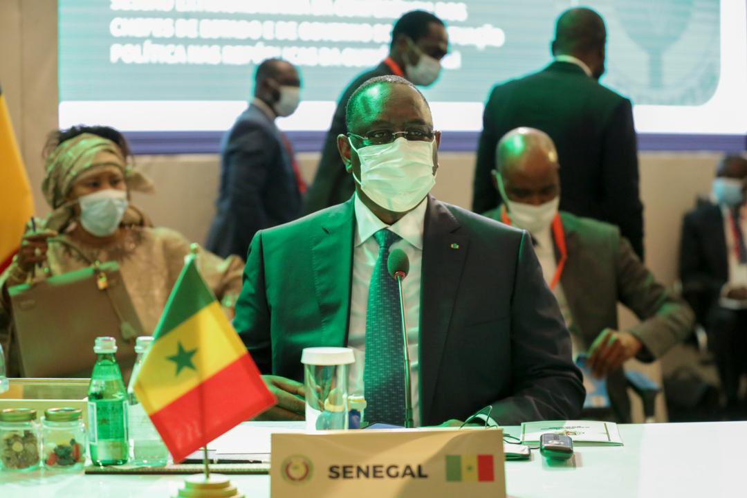 Macky_Sall's tweet photo. J’ai pris part ce 7 novembre au sommet extraordinaire de la #CEDEAO sur la situation au Mali et en République de Guinée. Je salue les décisions fortes prises par l’organisation pour exiger le rétablissement de l’ordre constitutionnel dans les deux pays. https://t.co/rhzmjGQ3OR