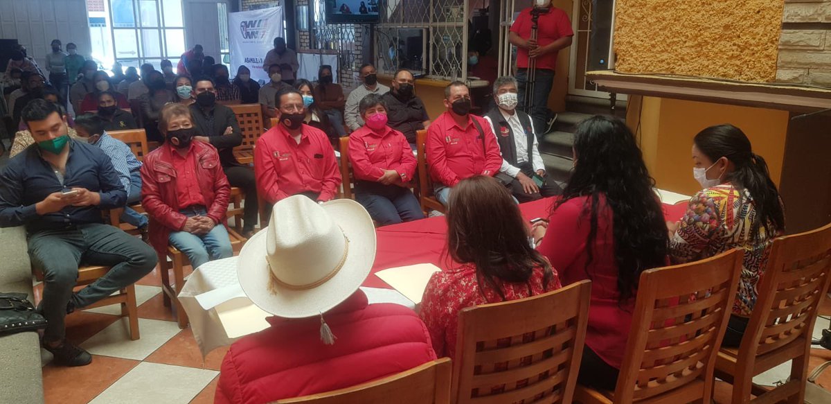 PRIdePUEBLA's tweet photo. En #Tepeaca, con el apoyo de @Chalon_Ramos, se realizó la Asamblea Regional que convocó a los priistas de la región a discutir cuatro temas relevantes para el futuro del Partido y hacerlo más fuerte. 

#XXIIIAsambleaPRI 
#NuevosTiemposNuevosRetos https://t.co/vKiQjTdZUf