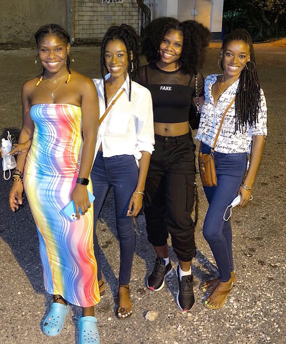 Amoyia's tweet photo. @Marvel babies 🎬🍿

@TheEternals 🔥🔥🔥

#twins #friends #sisters #islandgirls🌴 #marvelfans #eternals https://t.co/k4HrZwuQKk