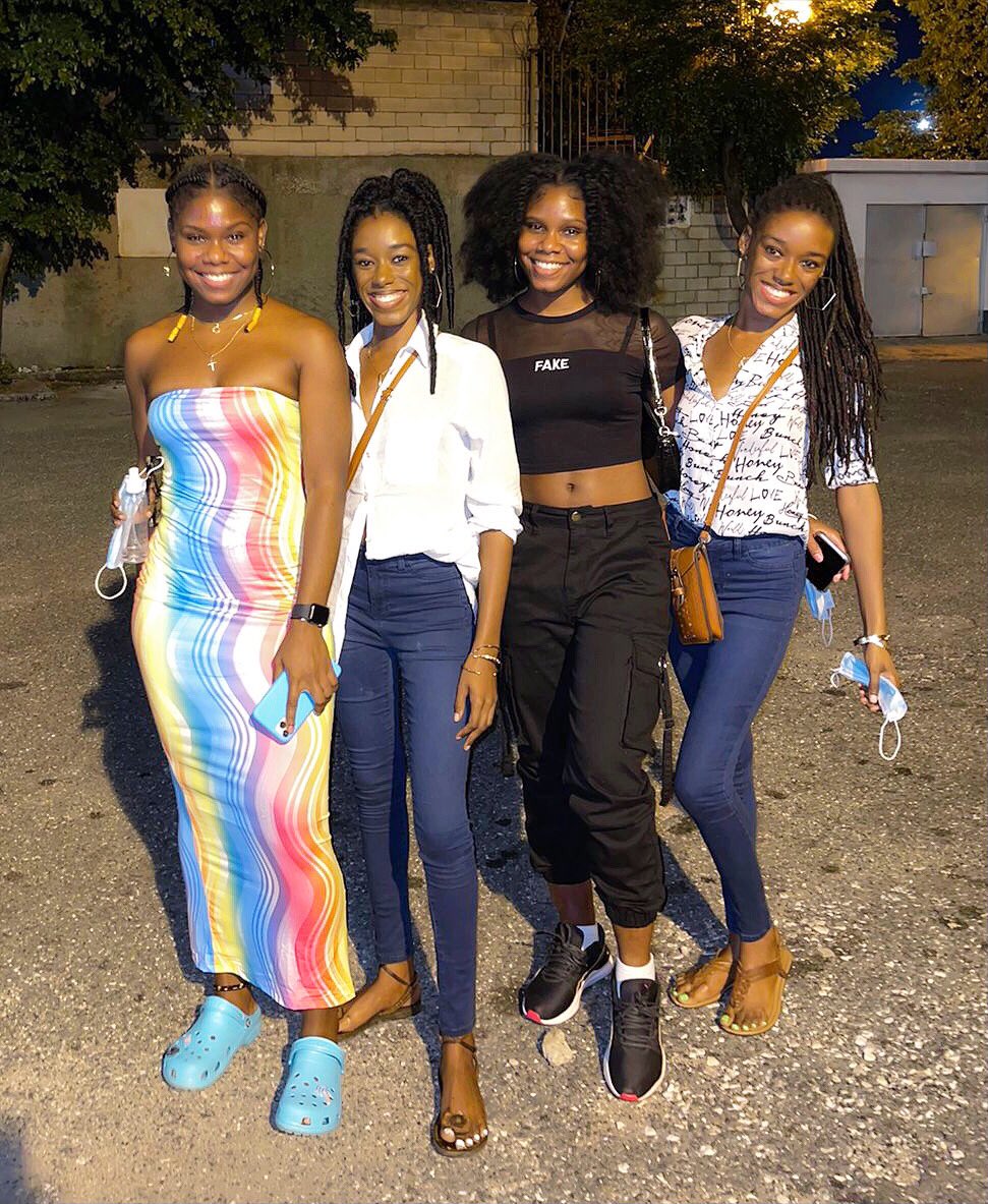 Amoyia's tweet photo. @Marvel babies 🎬🍿

@TheEternals 🔥🔥🔥

#twins #friends #sisters #islandgirls🌴 #marvelfans #eternals https://t.co/k4HrZwuQKk