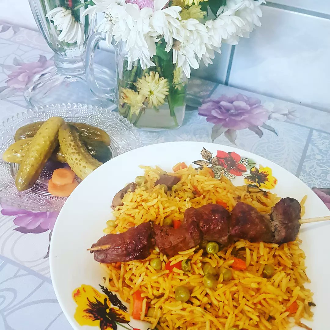 HandmadebyRamIs's tweet photo. #trynewrecipeday 
🌻Steamed basmati rice with veggies&amp; grilled lamb organs 
 #foodtherapy #foodforthesoul #lunchspecials  #kitchenaddict #feedyoursoull  #tasty  #autumnvibes #chefathome #loveautumn #riceandpeas #fallvibes  #internationalcuisine 
#steamcooking #grill #healthyfood https://t.co/9qBftF4qu8