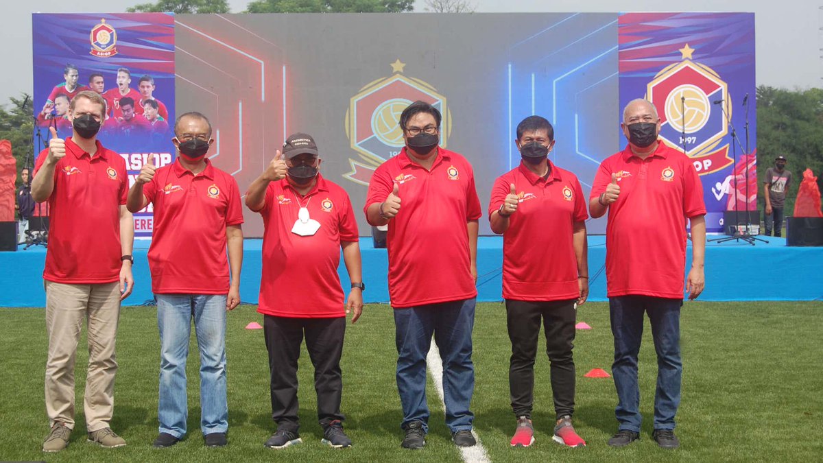 ASIOP Resmikan Training Ground Bersertifikat FIFA: ASIOP berharap dengan adanya training ground tersebut bisa menaikkan kualitas pemain muda di Indonesia. dlvr.it/SC3Vr7